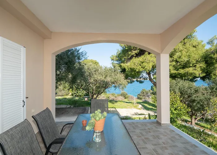 Апартаменты Arba Sulphur Springs & By 